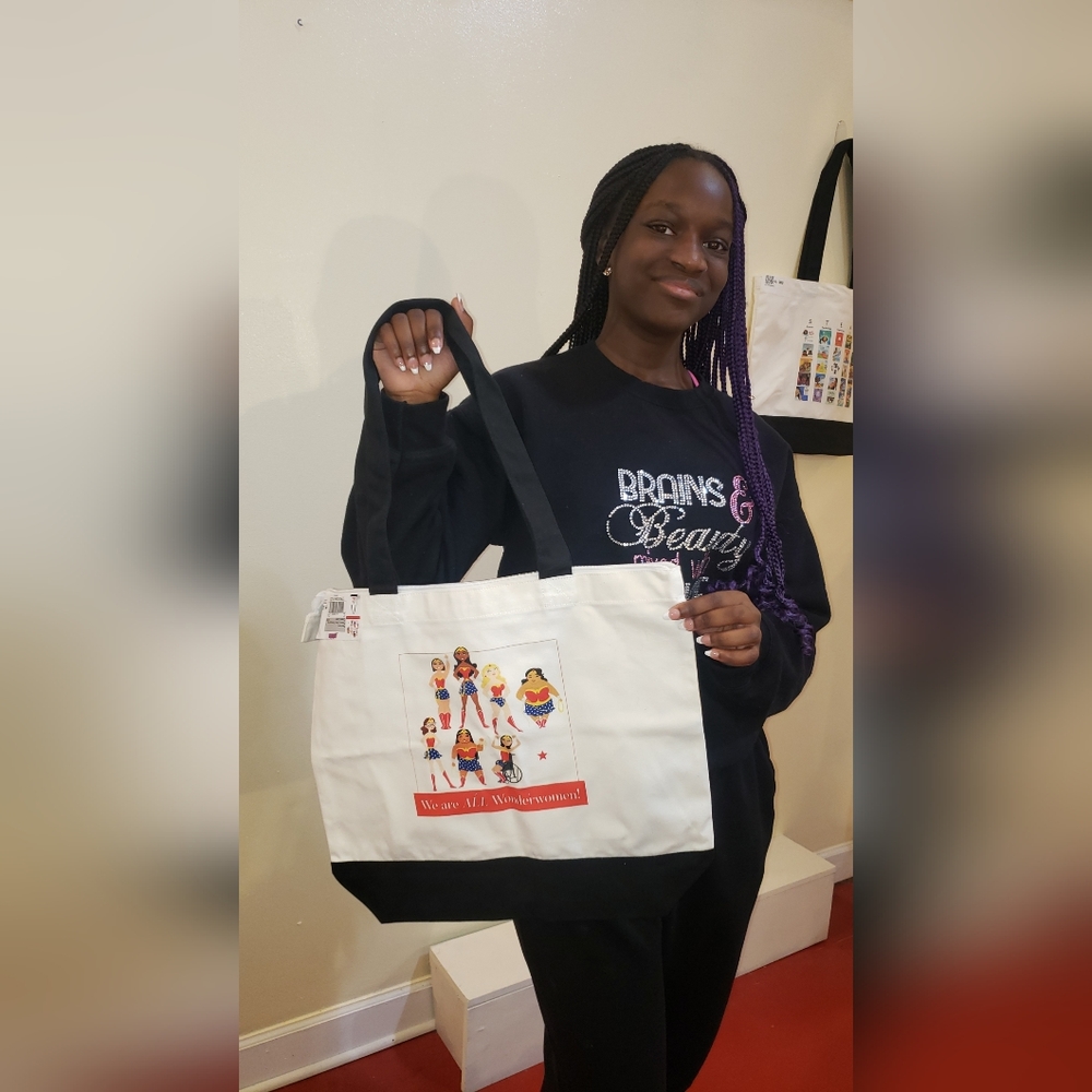 Wonder woman  - We are all  wonder women tote bag with zipper NNU - Picture 3 of 3